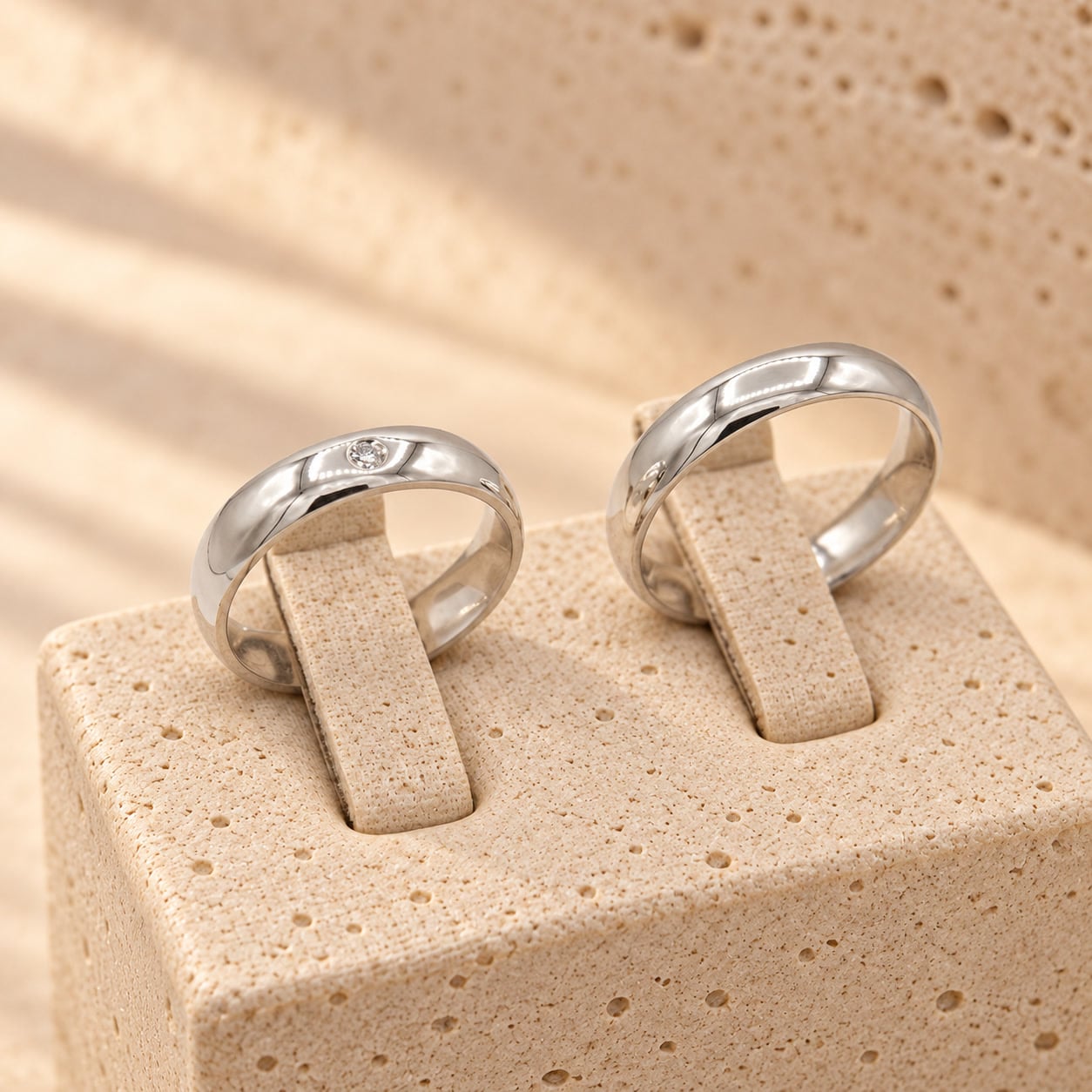 Aliança Prata 925 Borda Arredondada + Pedra de Diamante