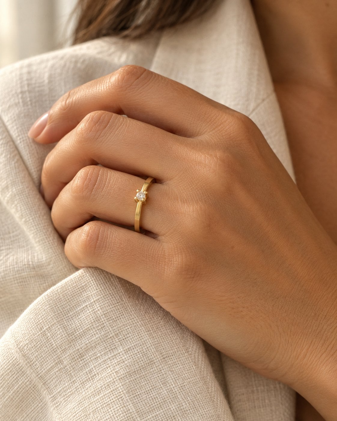 Anel Solitário em Ouro 18K com Diamante, Lapidação Brilhante 5 Pontos · foto 2