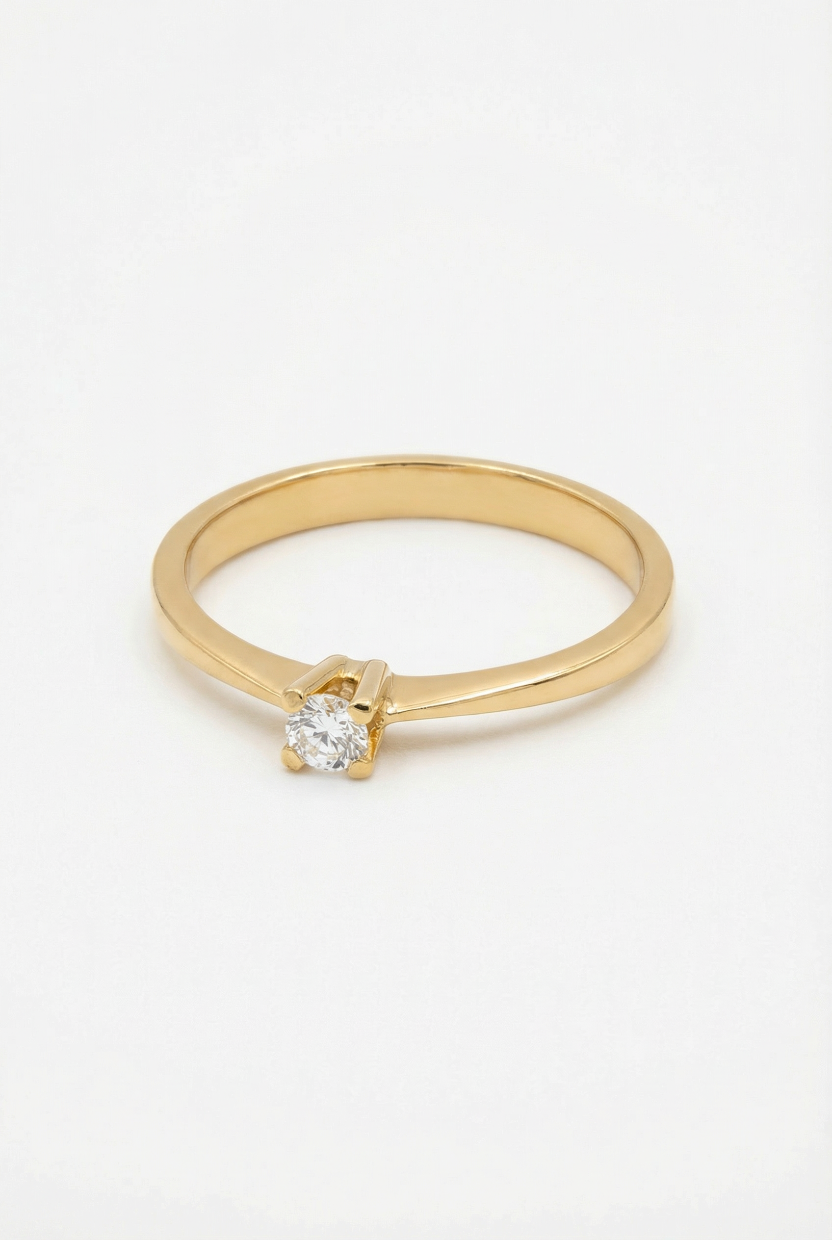 Anel Solitário em Ouro 18K com Diamante — Lapidação Brilhante 5 Pontos